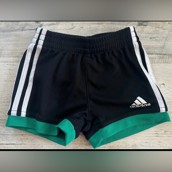 ***sold** Adidas Boys 2 Piece Short Set Size 3 months - Picture 3 of 5